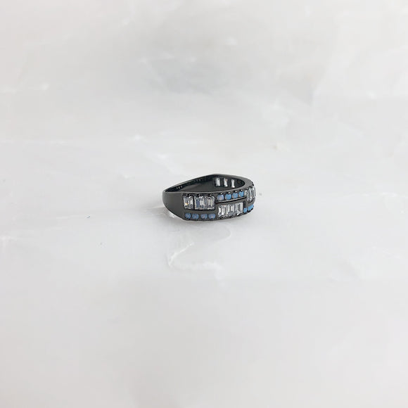 ANILLO PAVONADO CON OPALO Y ZIRCONIA