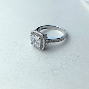 ANILLO PLATA ZIRCONIA CUADRADA AL CENTRO